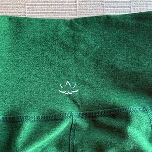 Beyond Yoga Emerald Leggings with White Detail